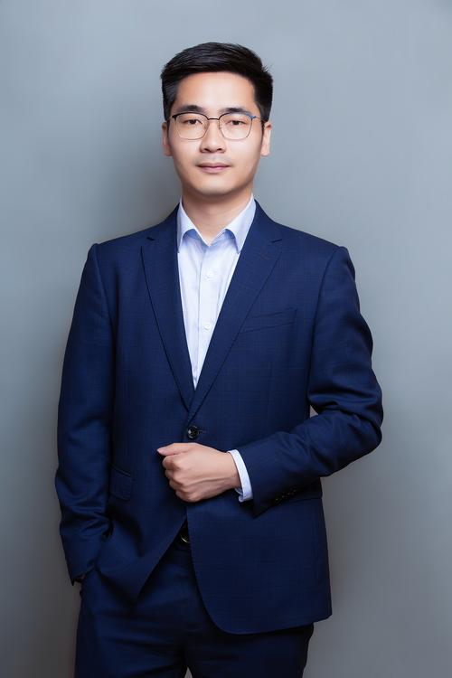 肖玉平 调色与视觉增强负责人